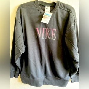 Nike Dri-Fit oversized fit crewneck sweater size M